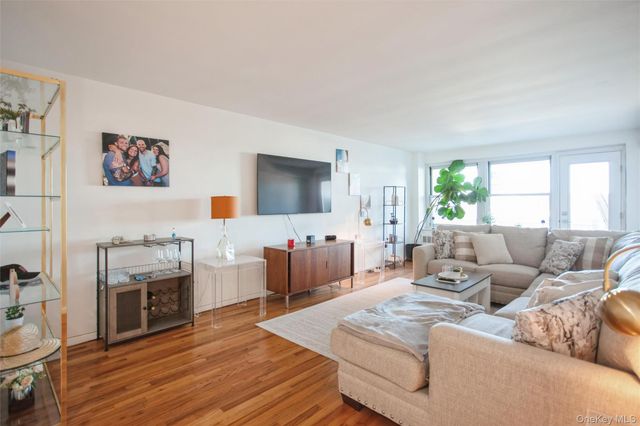 711 Shore Road 2C, Long Beach, NY 11561