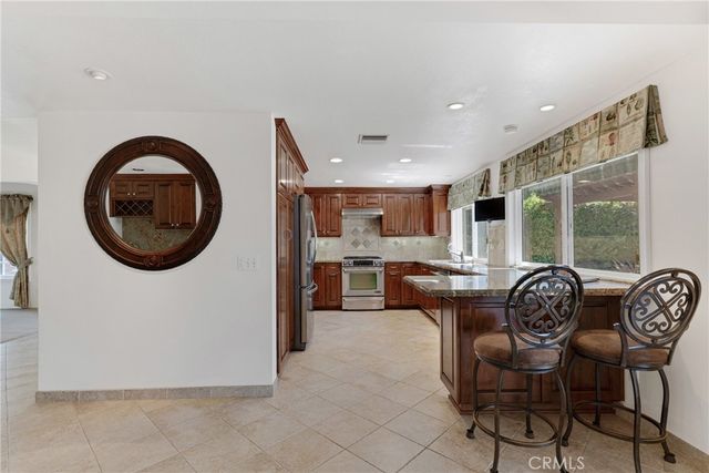 11496 Twin Hills, Porter Ranch, CA 91326