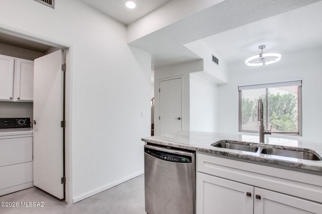 3151 N Tamarisk Lane, Tucson, AZ 85712