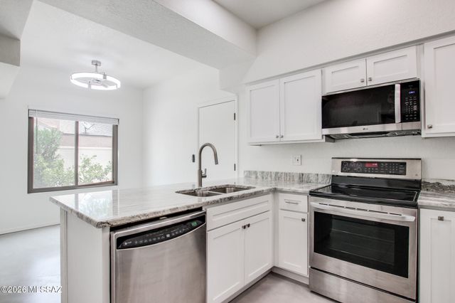 3151 N Tamarisk Lane, Tucson, AZ 85712