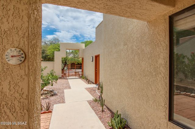 3151 N Tamarisk Lane, Tucson, AZ 85712