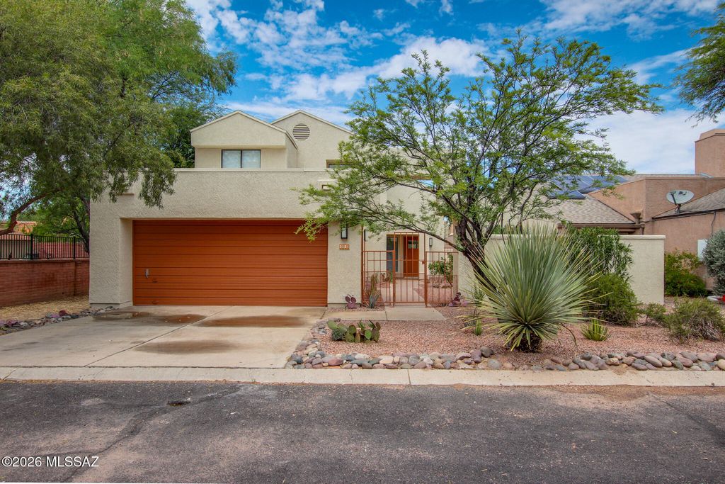 3151 N Tamarisk Lane, Tucson, AZ 85712