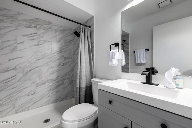 6620 W CHOLLA Street, Glendale, AZ 85304