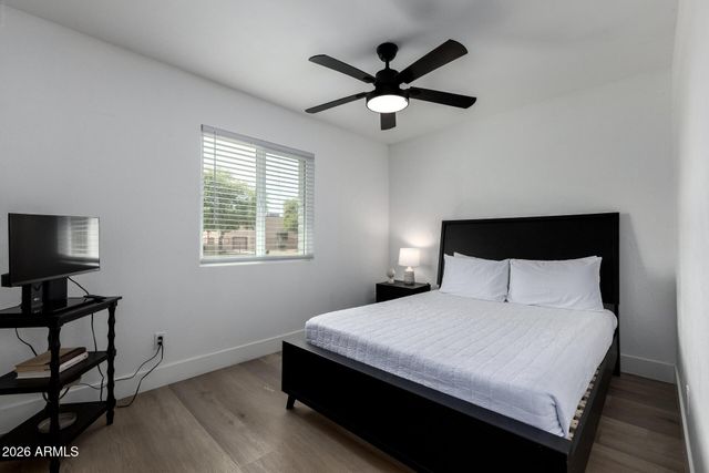 6620 W CHOLLA Street, Glendale, AZ 85304