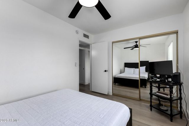 6620 W CHOLLA Street, Glendale, AZ 85304