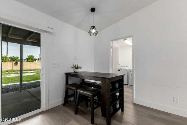 6620 W CHOLLA Street, Glendale, AZ 85304