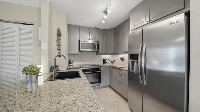 850 S TAMIAMI TRAIL 521, Sarasota, FL 34236