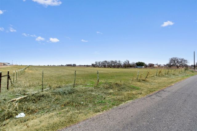 365 County Road 153, Georgetown, TX 78626