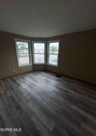 818 Phillips Avenue, Toledo, OH 43612