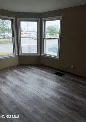 818 Phillips Avenue, Toledo, OH 43612