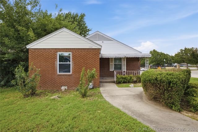 2747 E 4th Street, Tulsa, OK 74104