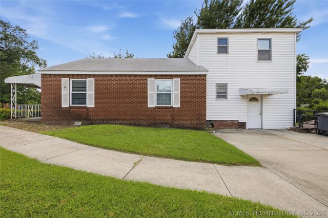 2747 E 4th Street, Tulsa, OK 74104