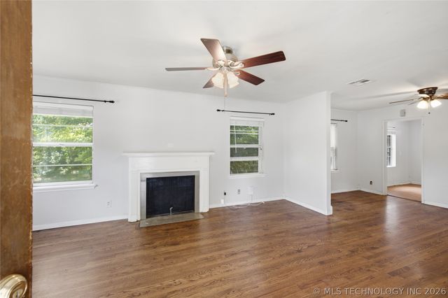2747 E 4th Street, Tulsa, OK 74104