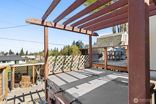 817 W 13th Street, Port Angeles, WA 98363