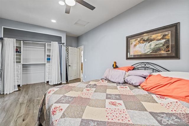 817 W 13th Street, Port Angeles, WA 98363