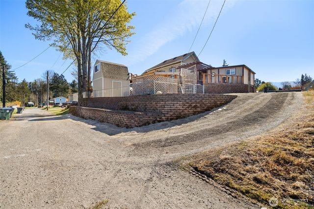 817 W 13th Street, Port Angeles, WA 98363