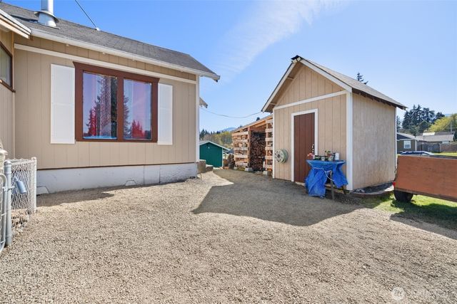 817 W 13th Street, Port Angeles, WA 98363