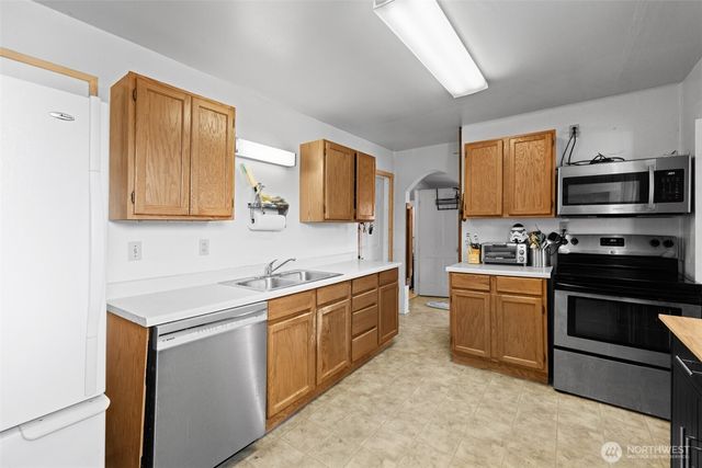 817 W 13th Street, Port Angeles, WA 98363