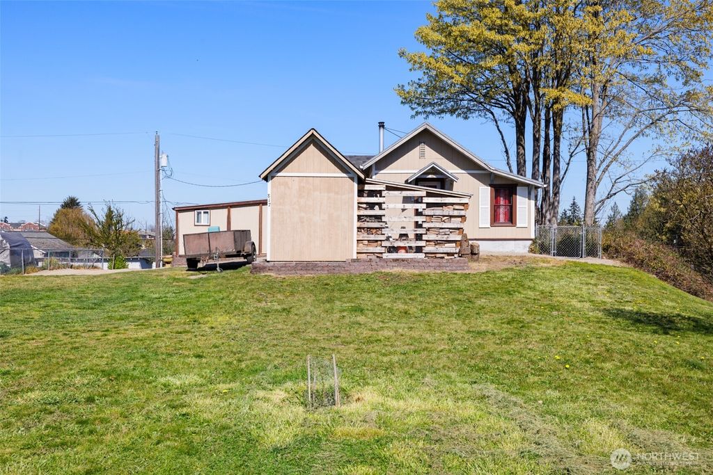 817 W 13th Street, Port Angeles, WA 98363
