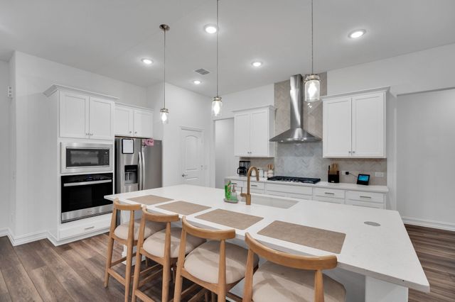 740 Brozgold Avenue, Midlothian, TX 76065