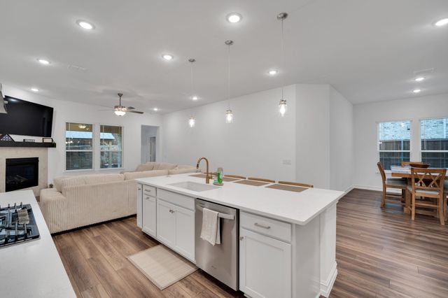 740 Brozgold Avenue, Midlothian, TX 76065