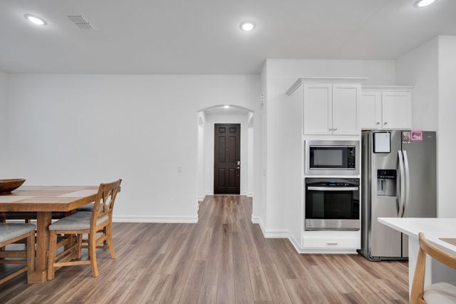 740 Brozgold Avenue, Midlothian, TX 76065