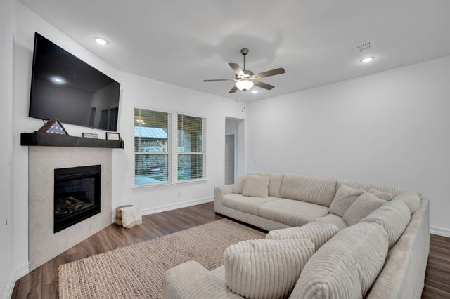 740 Brozgold Avenue, Midlothian, TX 76065