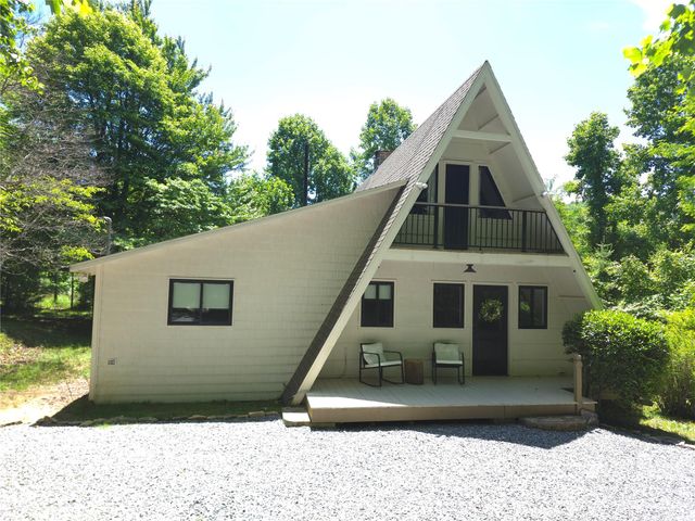 826 Shumont Road, Black Mountain, NC 28711