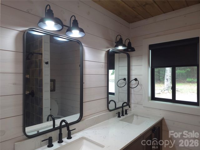 826 Shumont Road, Black Mountain, NC 28711