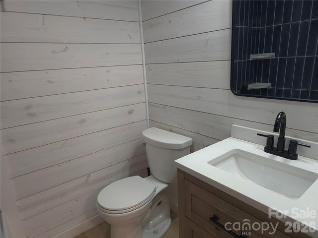 826 Shumont Road, Black Mountain, NC 28711