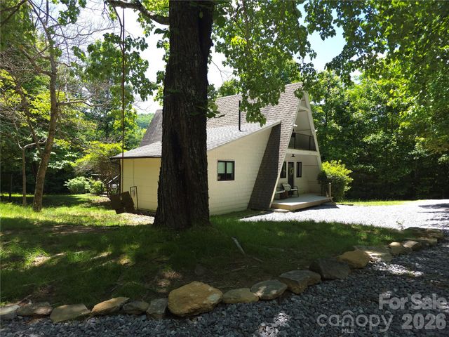 826 Shumont Road, Black Mountain, NC 28711