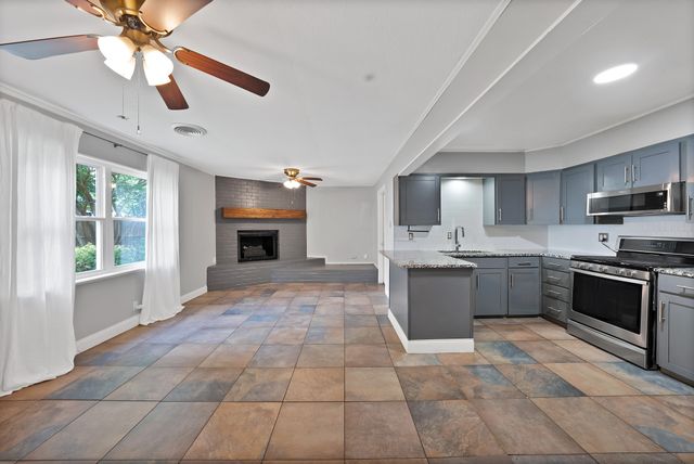 1510 Ravenwood Drive, Arlington, TX 76013