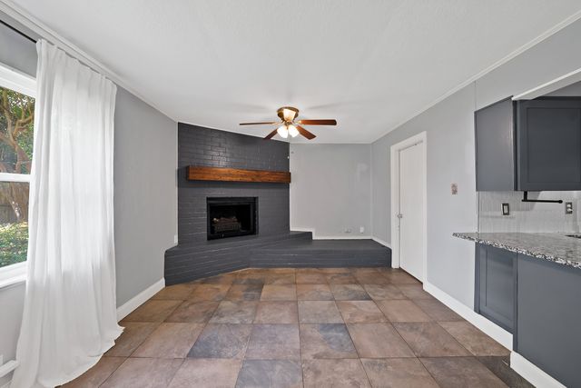 1510 Ravenwood Drive, Arlington, TX 76013