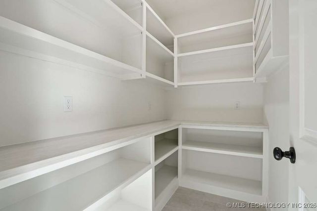 16805 E 43rd Street, Tulsa, OK 74134