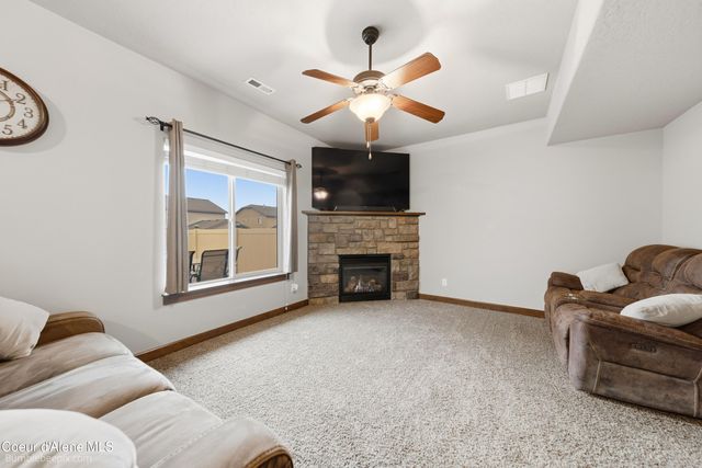 3250 N Durrow LOOP, Post Falls, ID 83854