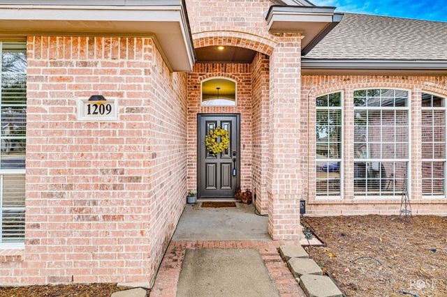 1209 Ashford Drive, San Angelo, TX 76901
