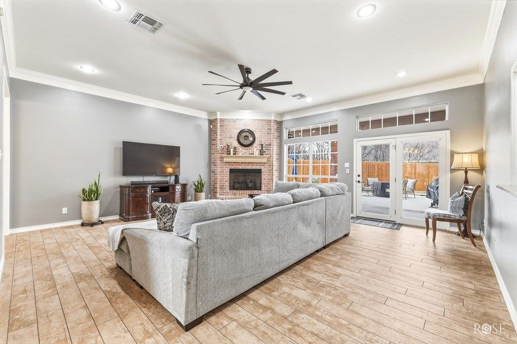 Image 3 of property listing at 1209 Ashford Dr, San Angelo, TX 76901