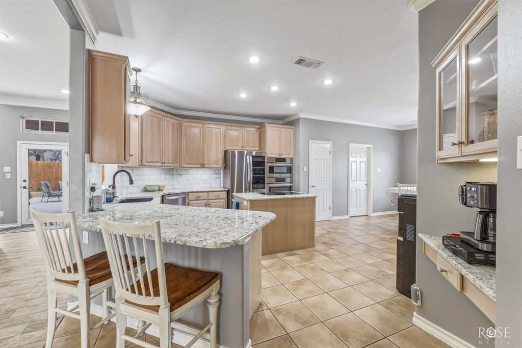 Image 6 of property listing at 1209 Ashford Dr, San Angelo, TX 76901