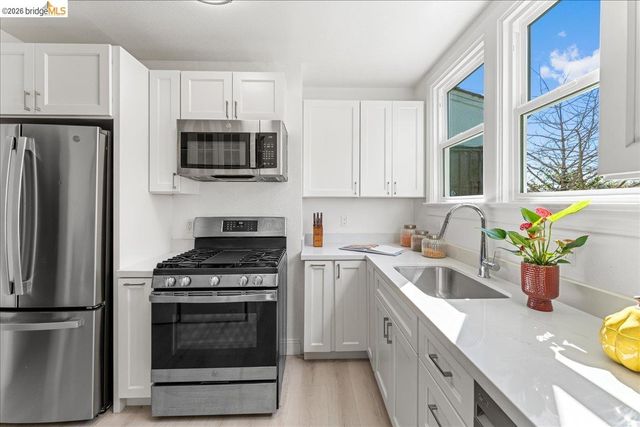 2148 Curtis St, Berkeley, CA 94702