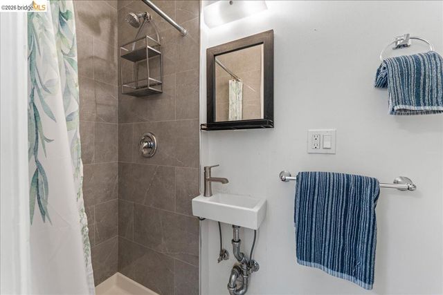 2148 Curtis St, Berkeley, CA 94702