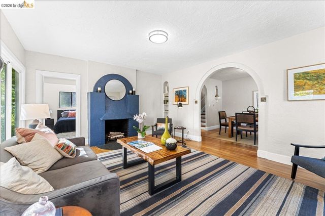 2148 Curtis St, Berkeley, CA 94702
