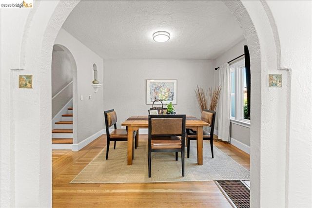 2148 Curtis St, Berkeley, CA 94702
