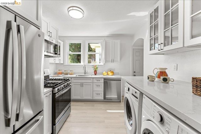 2148 Curtis St, Berkeley, CA 94702
