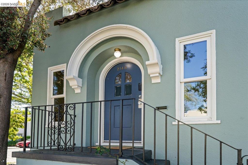 2148 Curtis St, Berkeley, CA 94702