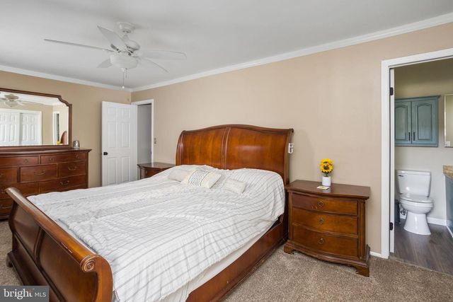 10 ROBERTS CT, Bordentown, NJ 08505