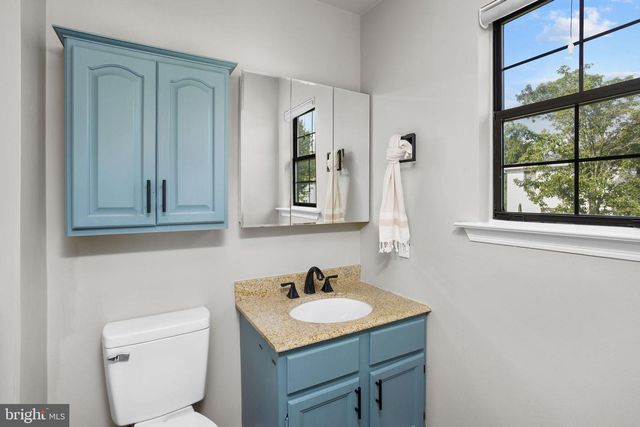 10 ROBERTS CT, Bordentown, NJ 08505