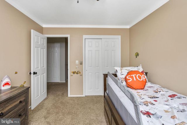 10 ROBERTS CT, Bordentown, NJ 08505