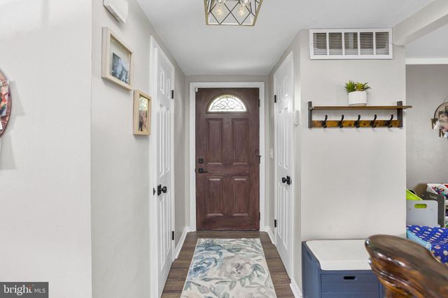 10 ROBERTS CT, Bordentown, NJ 08505