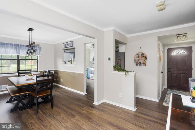 10 ROBERTS CT, Bordentown, NJ 08505