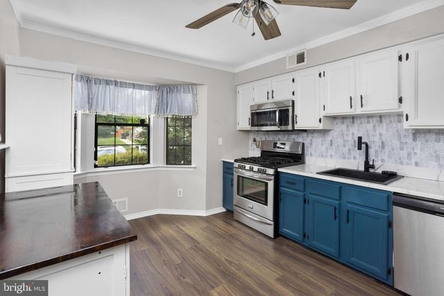 10 ROBERTS CT, Bordentown, NJ 08505